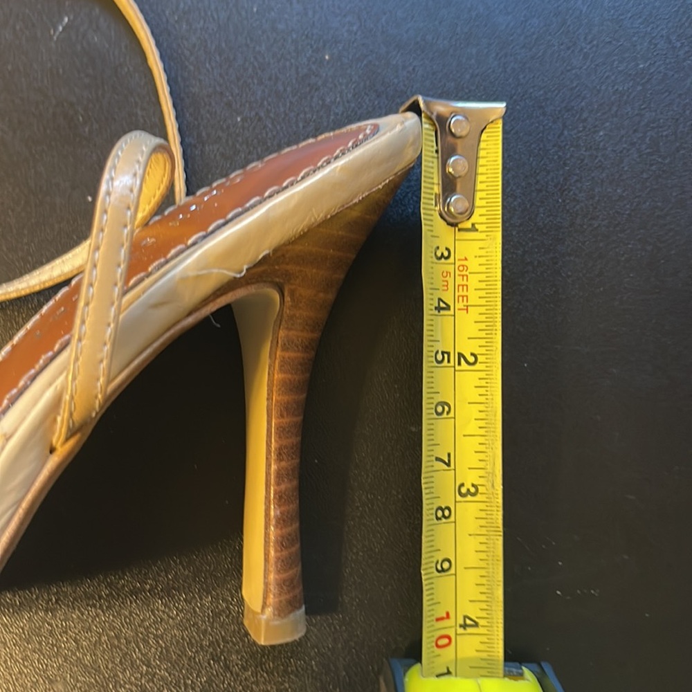 Colin Stuart Tan Heels with Floral Embellishments - Picture 7 of 7